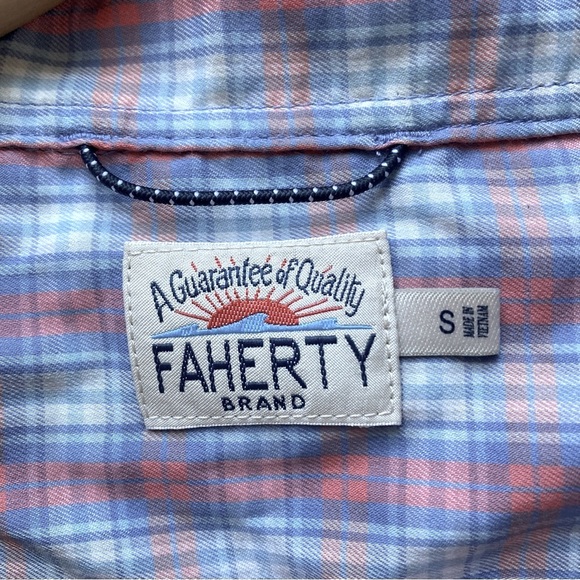 Faherty Men's Blue and Pink Plaid Casual Button Down Shirt Cotton/ Nylon Size S - Picture 2 of 12